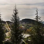 Ξενοδοχείο Theotokos 2*